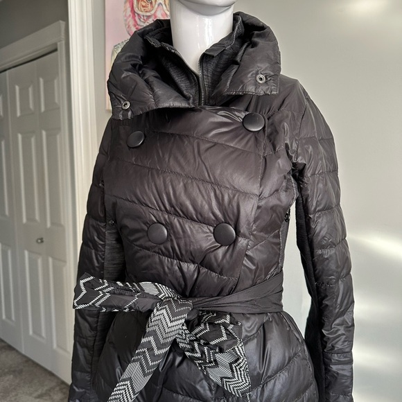 Lululemon Black Quilted Blazer with Belted Waist - Picture 7 of 7